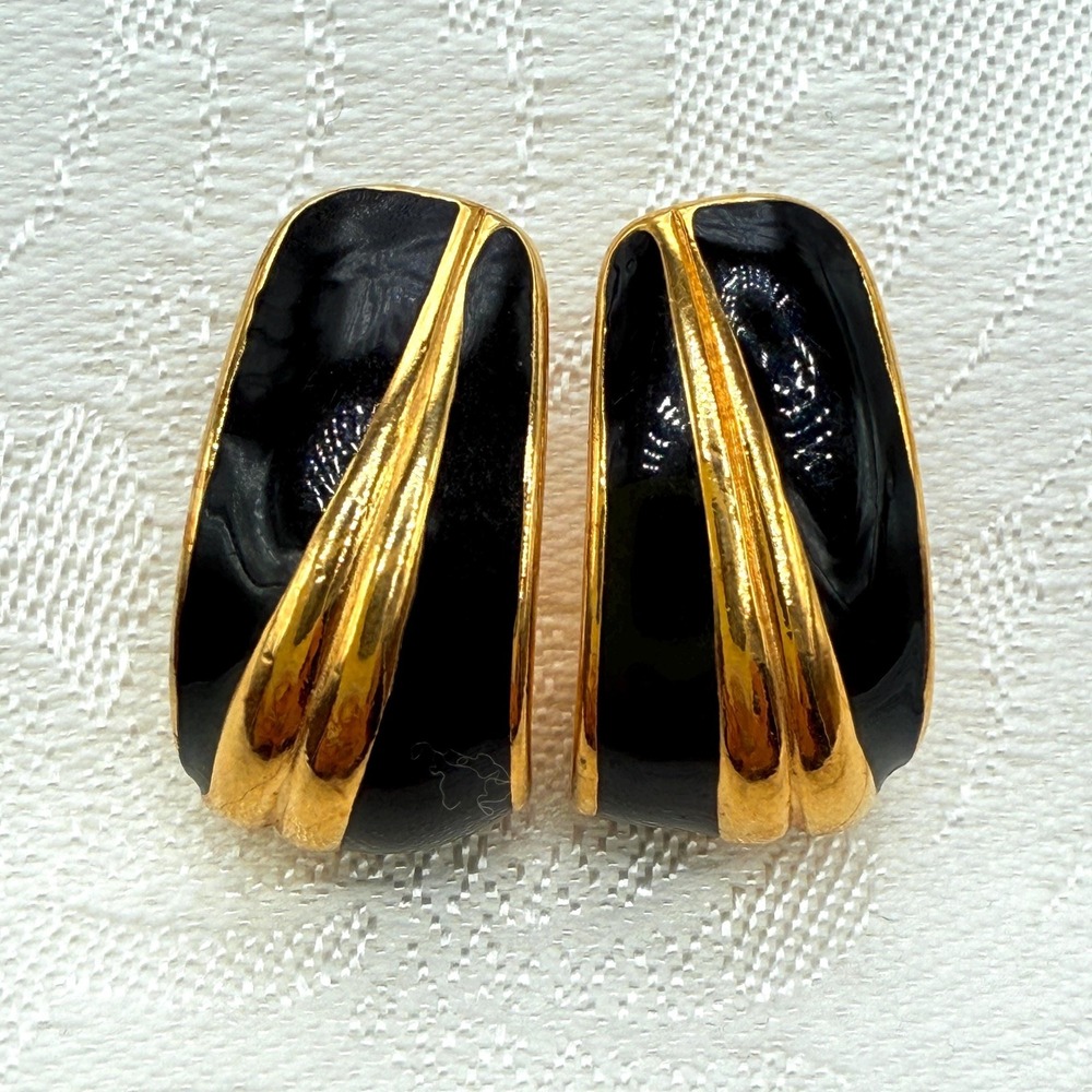 Vintage 80s Signed Napier Large Black Enamel and Gold Tone Screw Back Earrings